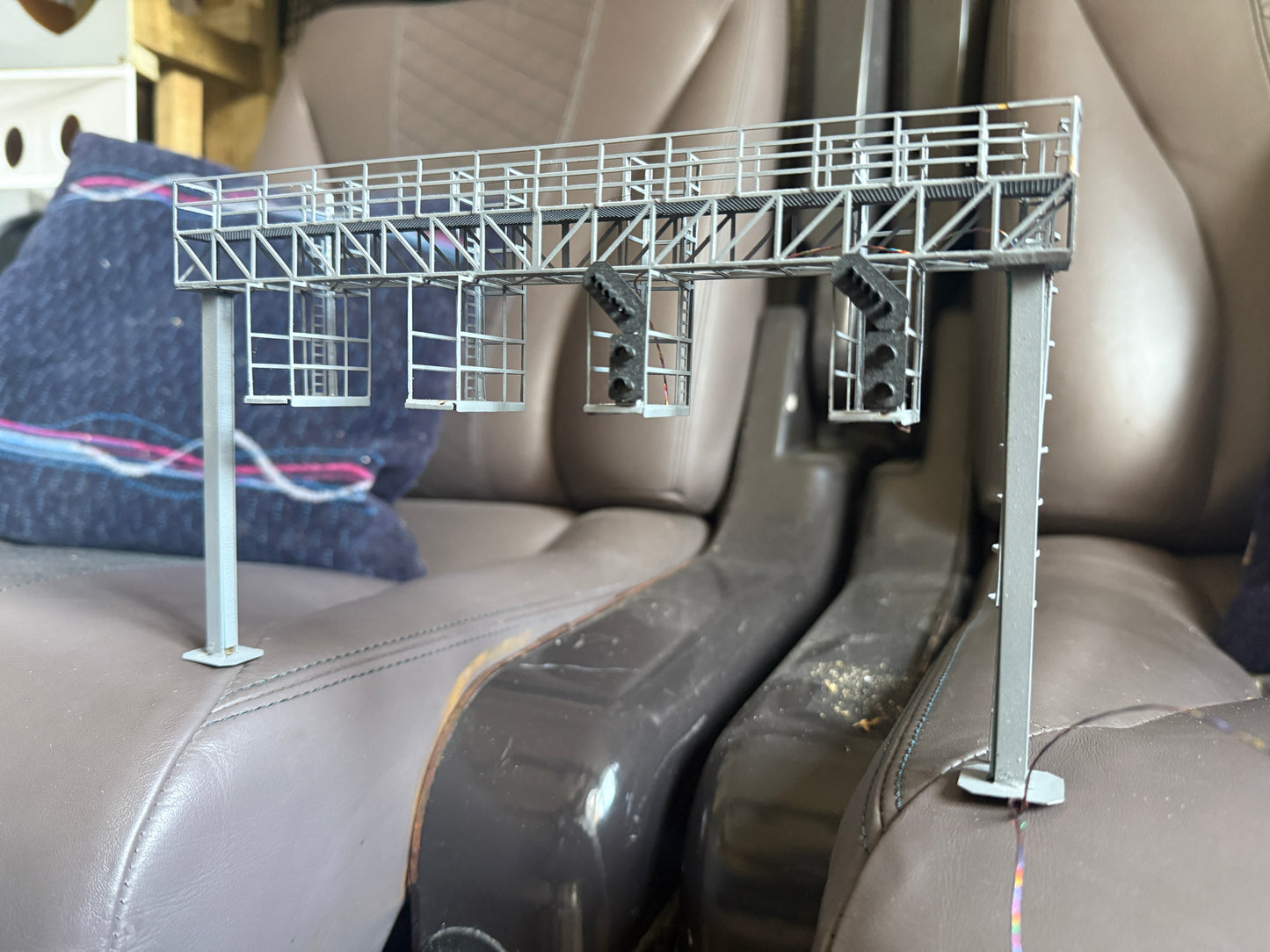 Signal gantry kit