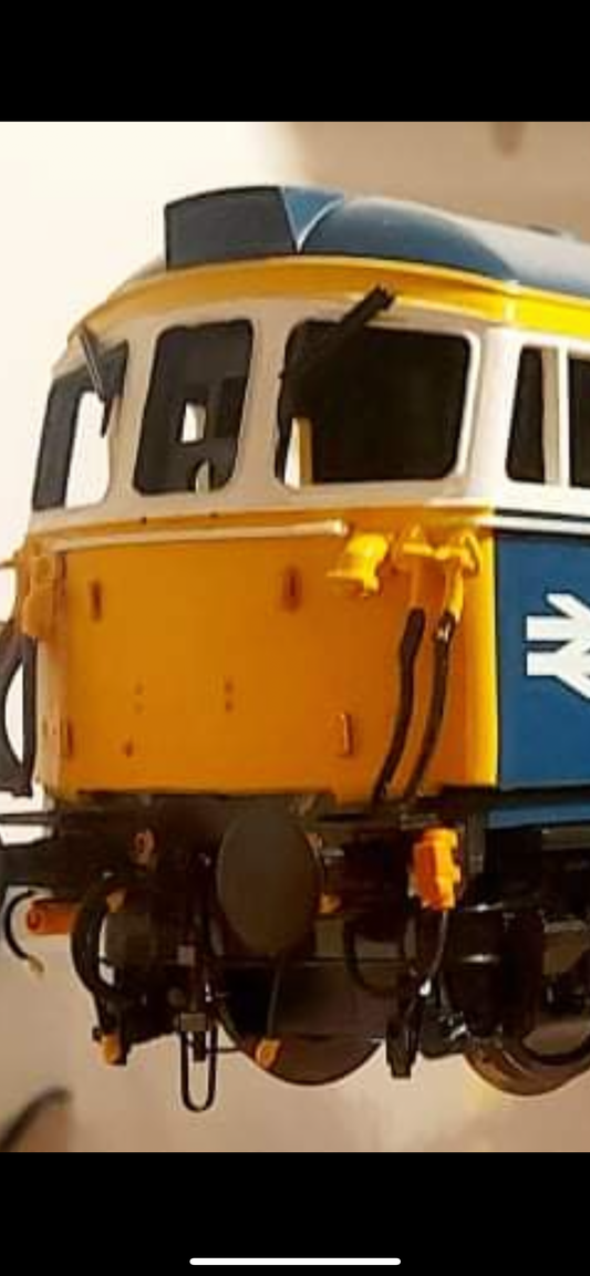 OO gauge class 33/1 air pipes and ETH sockets