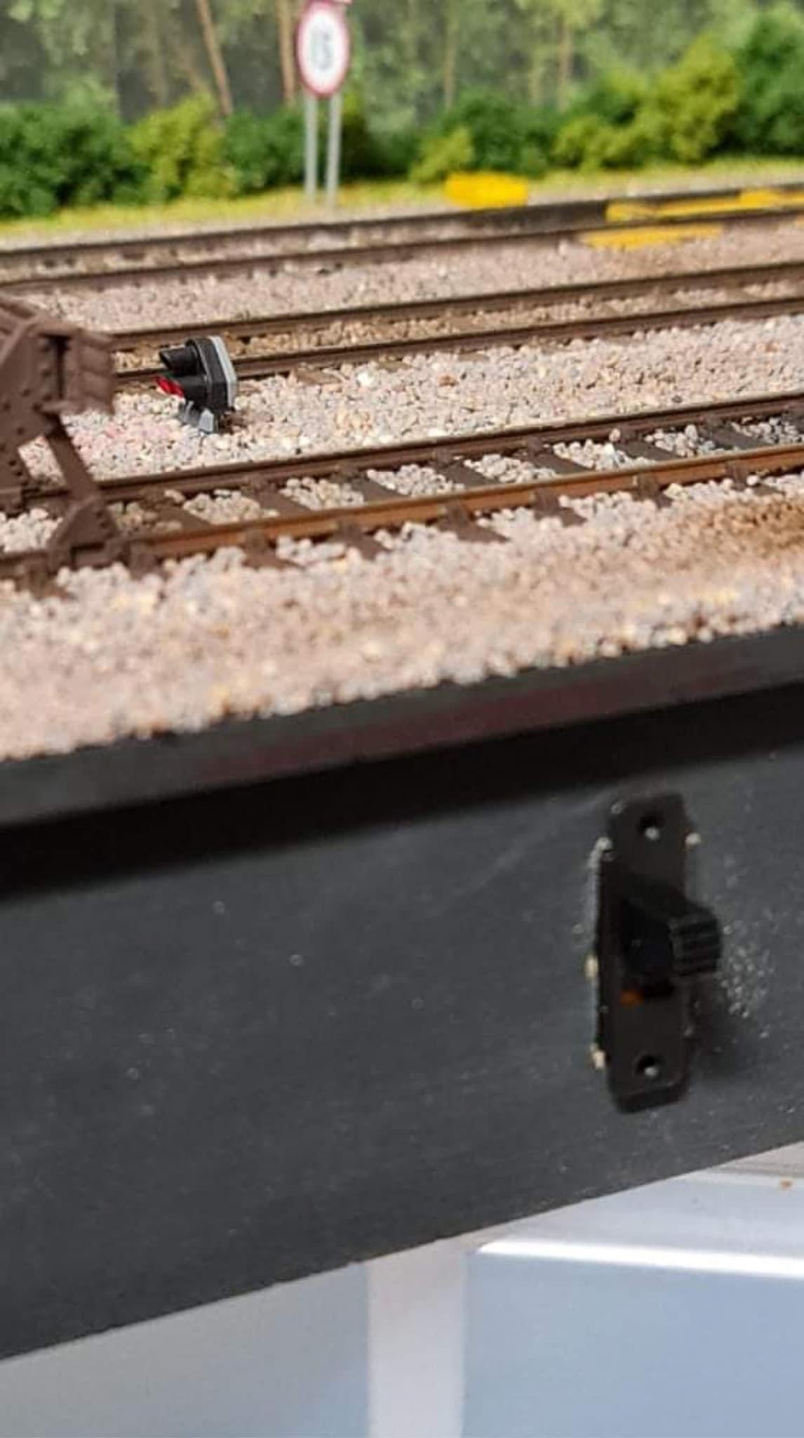 Red,Red/White,White shunt signal